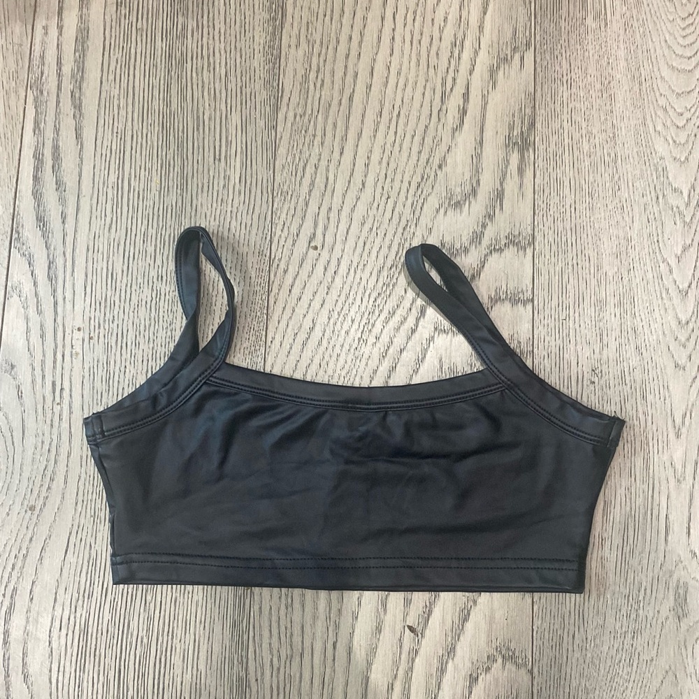 leather crop top💌💋